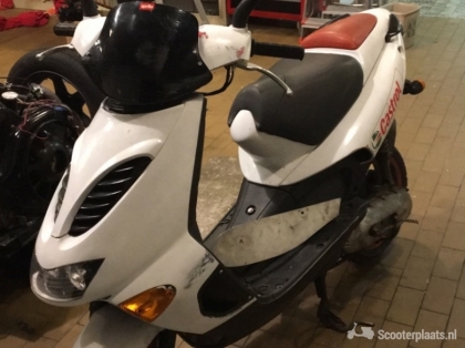 Aprilia SR 50 wit